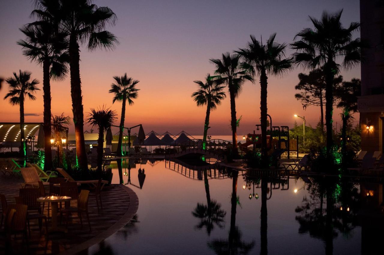 Grand Blue Fafa Resort & Spa دراس المظهر الخارجي الصورة